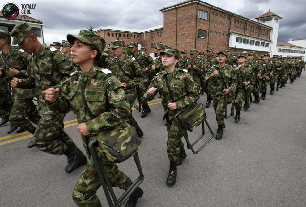vojsci Žene u vojsci, ljepota i opasnost.