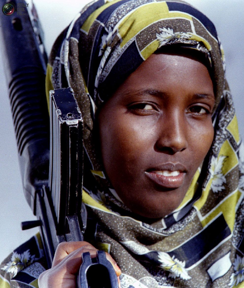 vojsci Žene u vojsci, ljepota i opasnost.