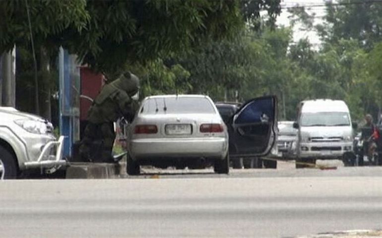 Bomba u autu! Bomba u autu!